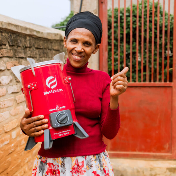 A world-first stove earns accolades and carbon credits